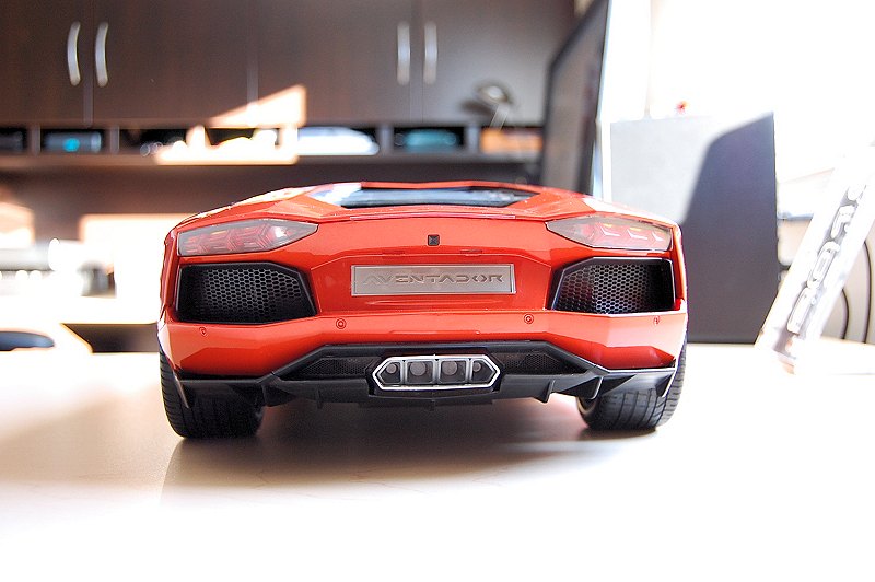 REVIEW: Pocher Lamborghini Aventador LP700-4 • DiecastSociety.com