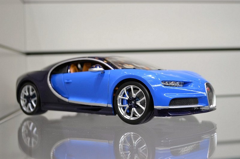 Bburago New 1:18 Bugatti Chiron • DiecastSociety.com